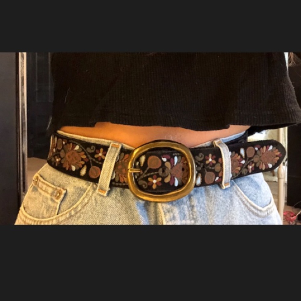 Lucky Brand floral embroidered vintage belt